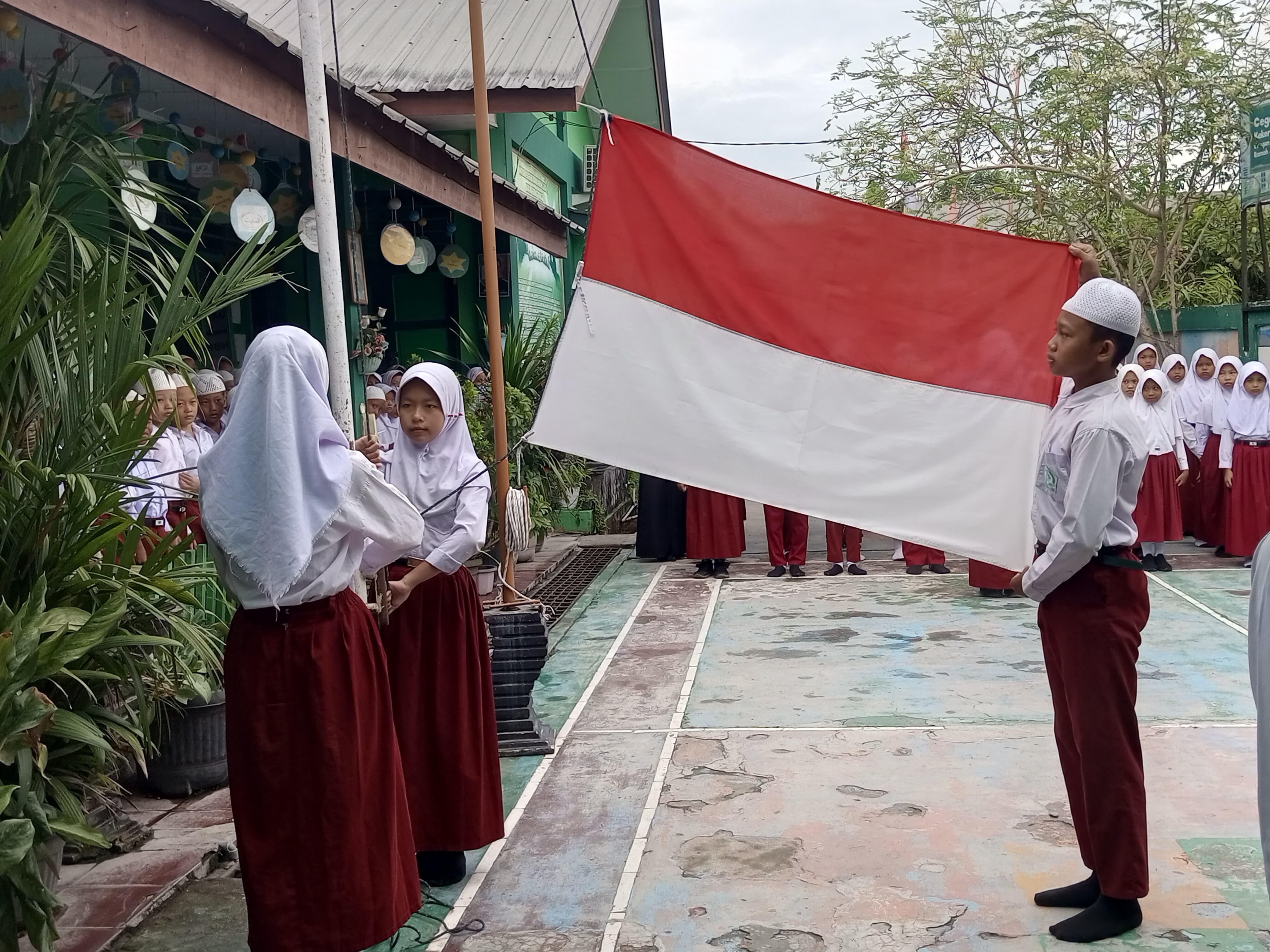 Upacara Memperingati Hari Kebangkitan Nasional MIN 2 Tebing Tinggi
