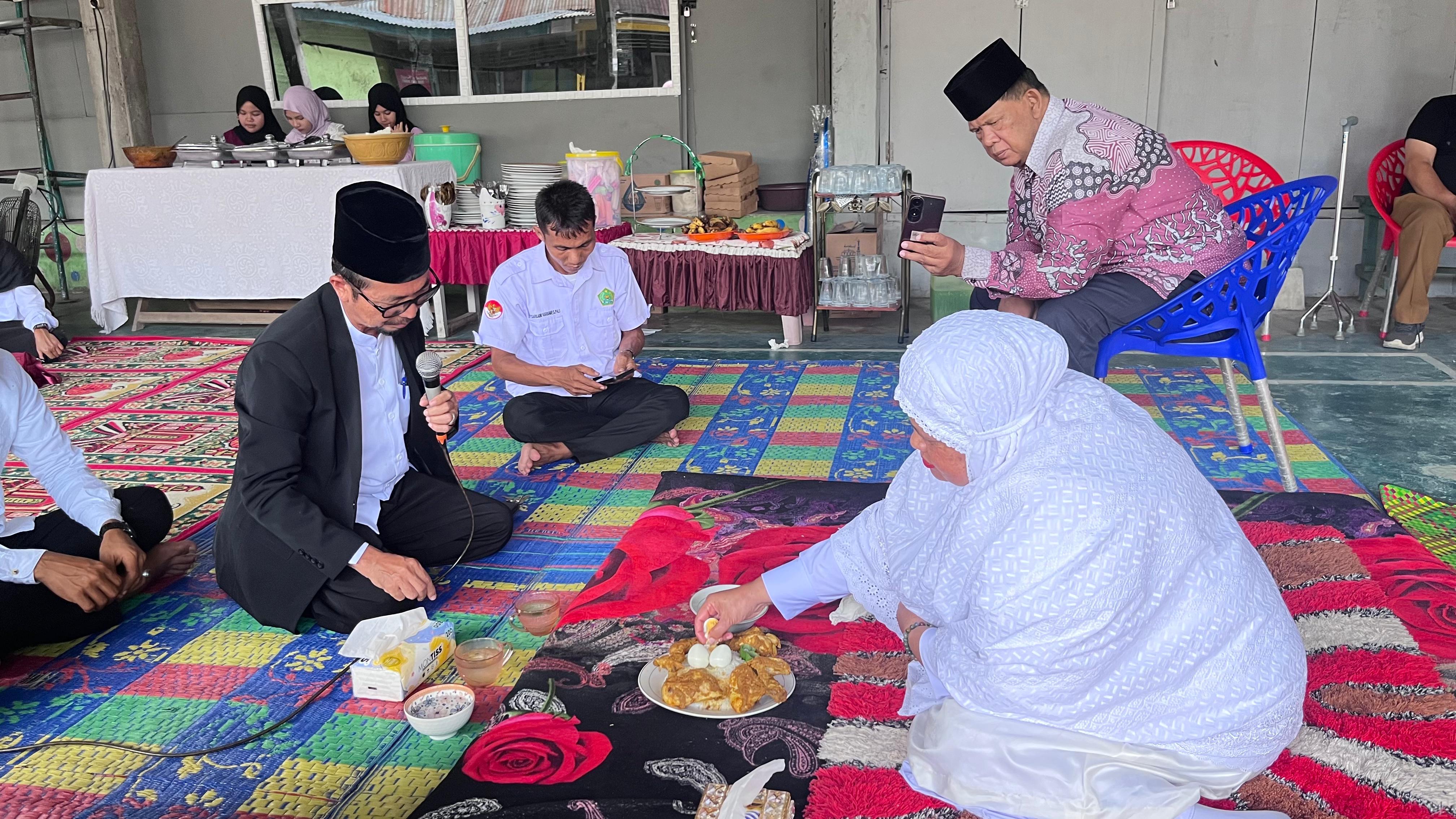 Mohon Kelancaran Ibadah Haji 2025,Kepala MIN 2 Tebing Tinggi Gelar Tradisi Upah-Upah
