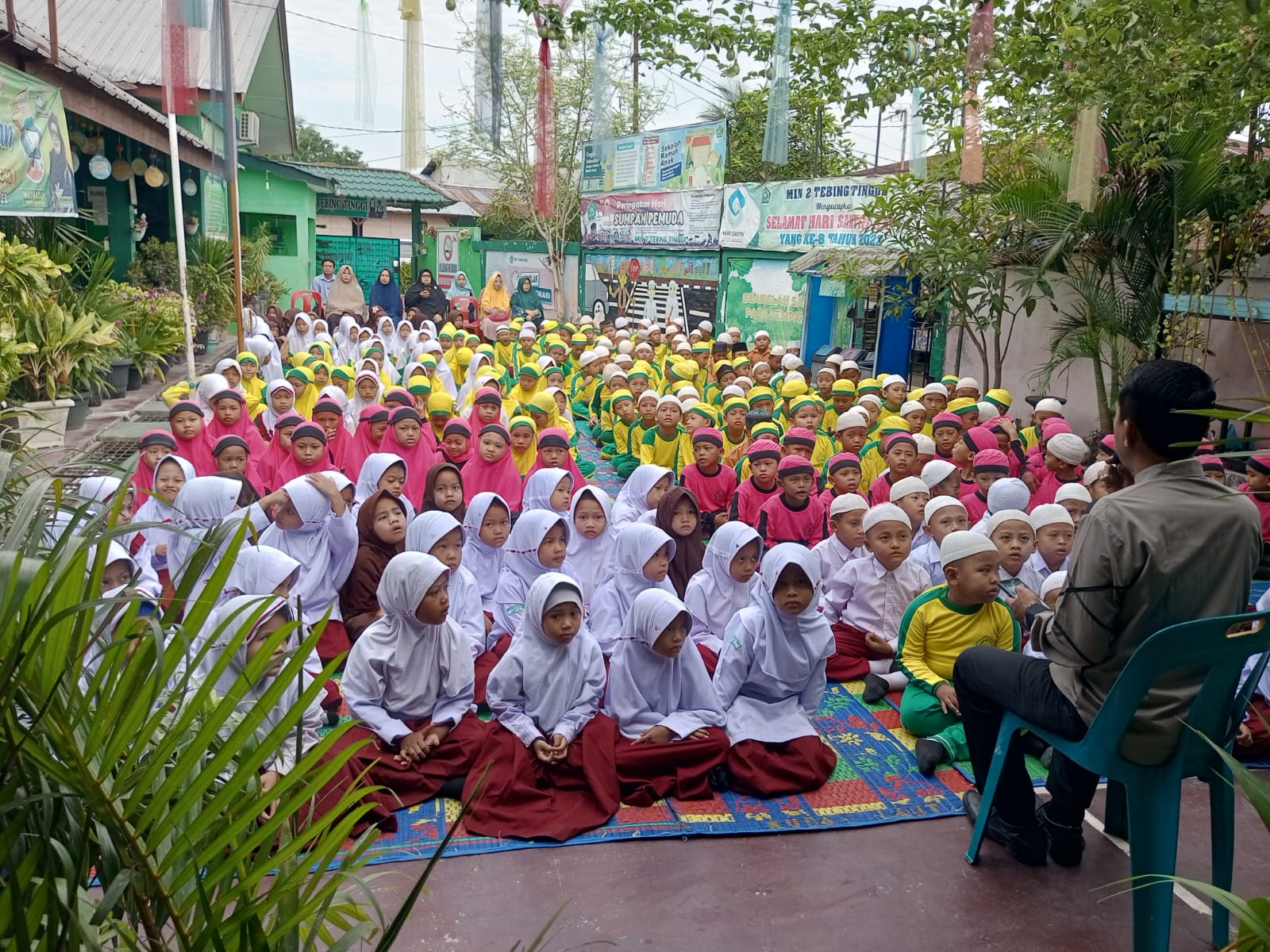 Pembinaan Akhlak dan Karakter Siswa